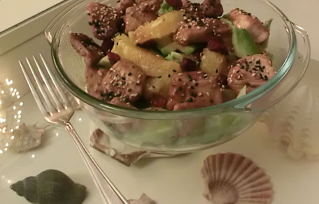Salade met kip gebakken in teriyaki en mosterd